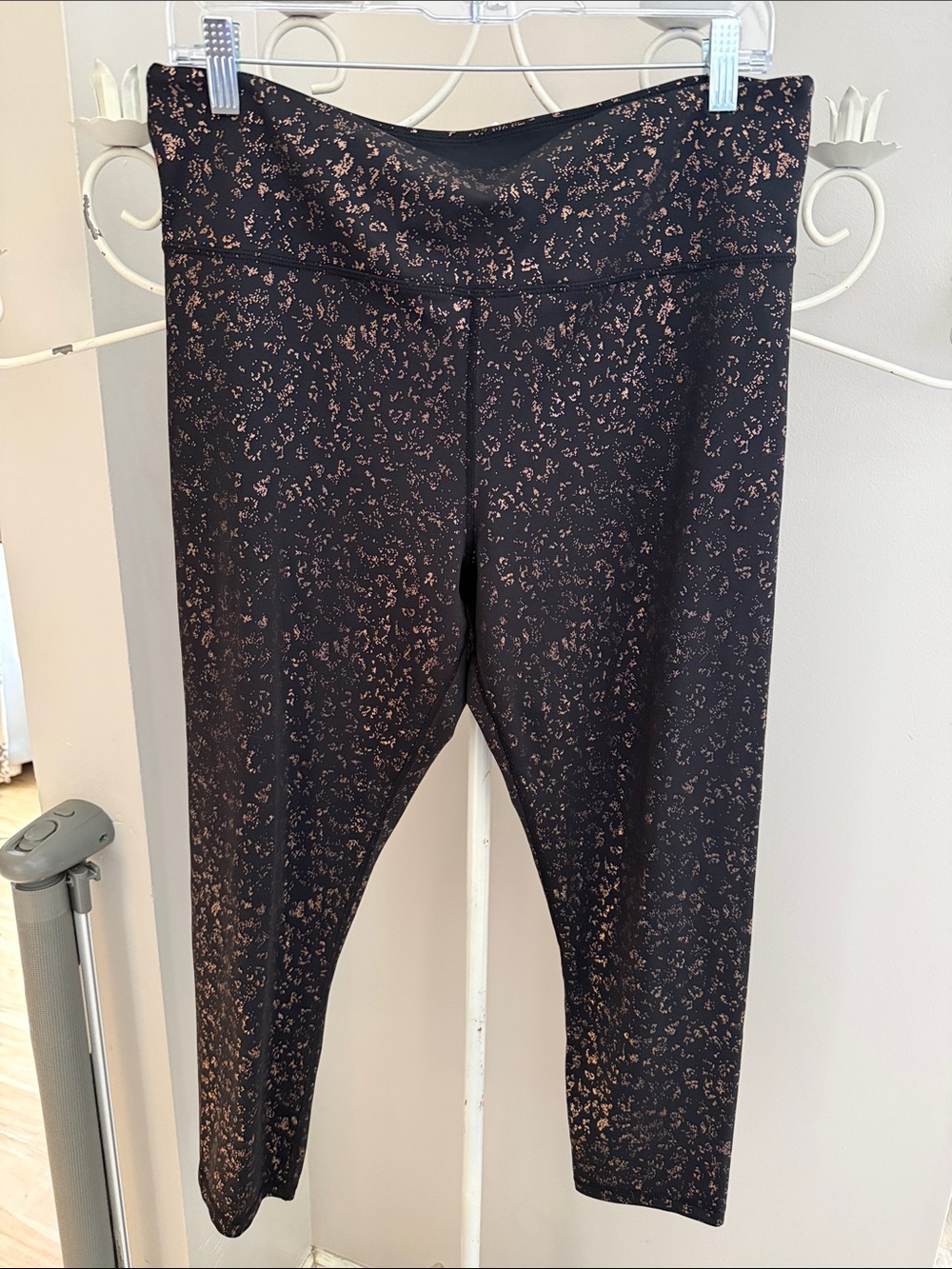 ZYIA Women'sBlack Leggings with Rose-Gold Fleck